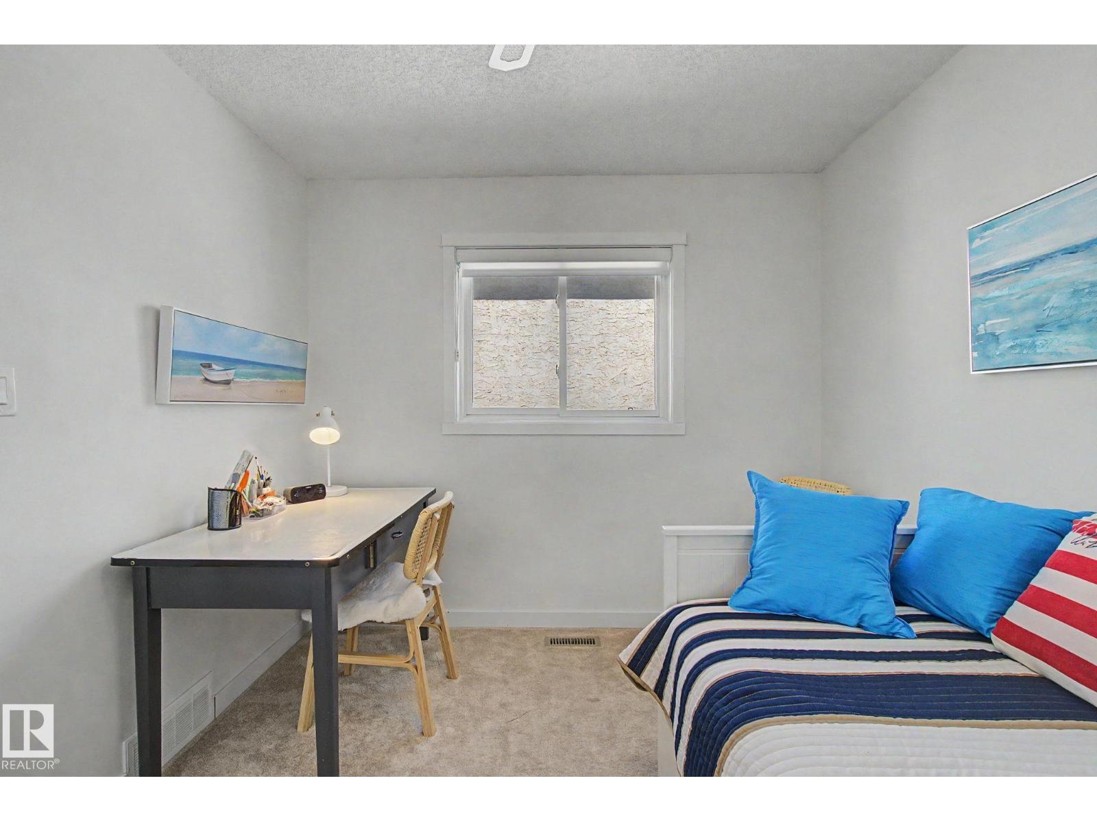 32 FAIRWAY DR - 29