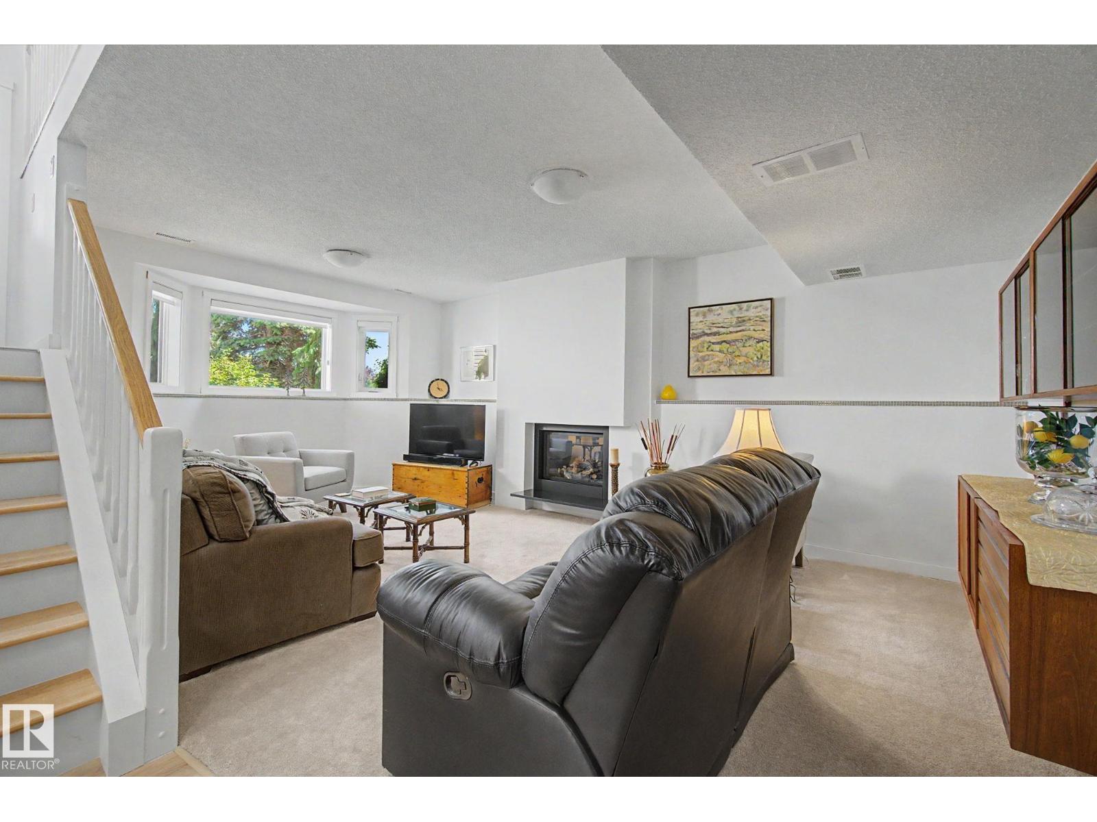32 FAIRWAY DR - 34