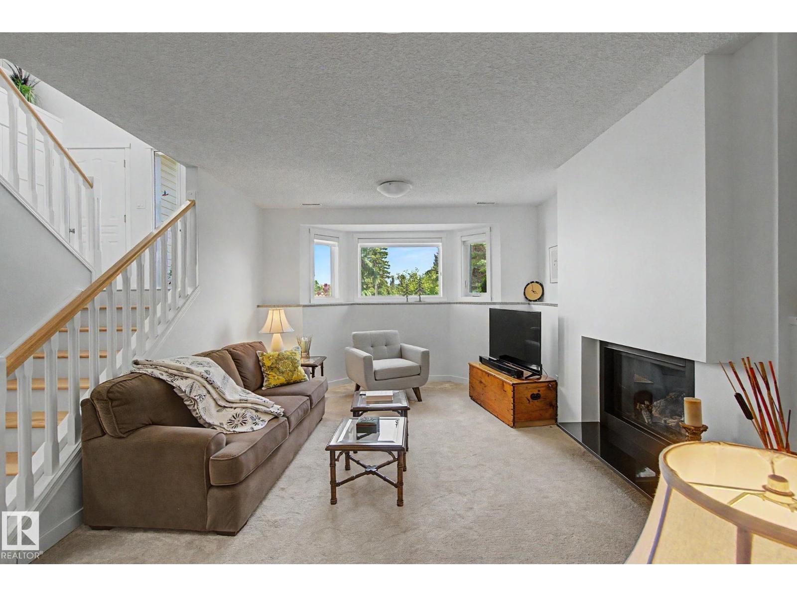 32 FAIRWAY DR - Image 35