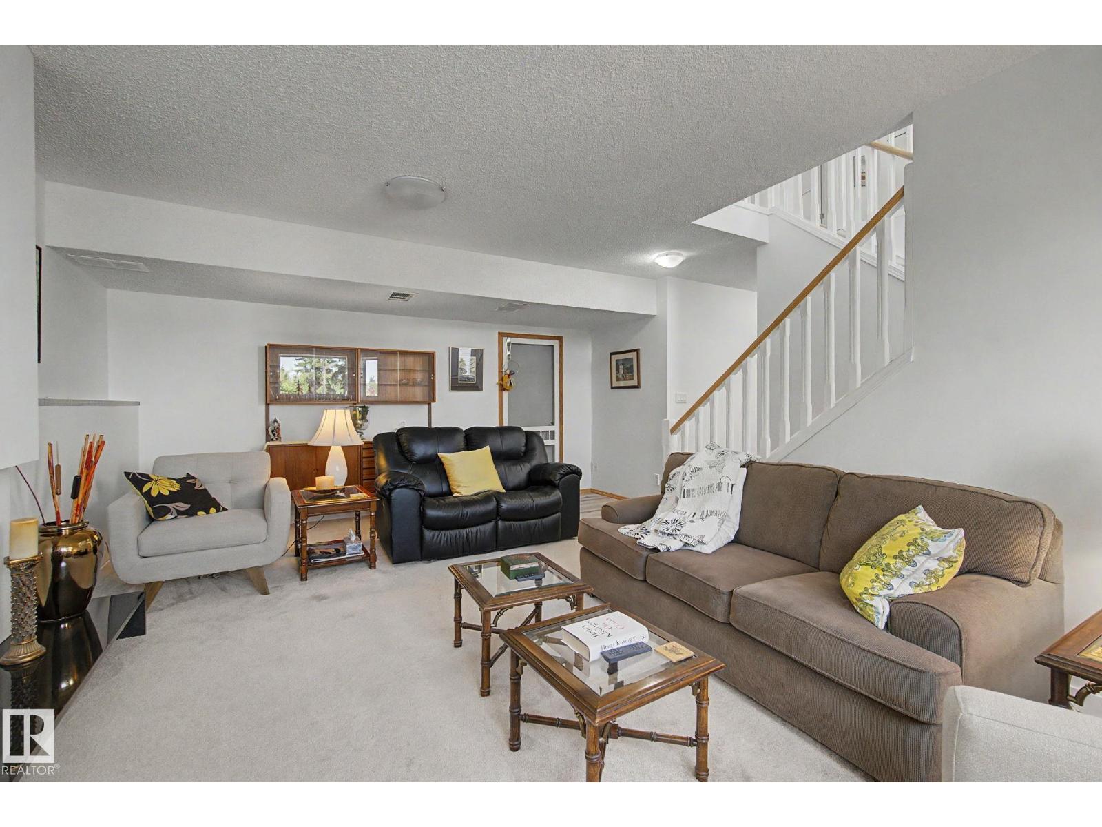 32 FAIRWAY DR - Image 37
