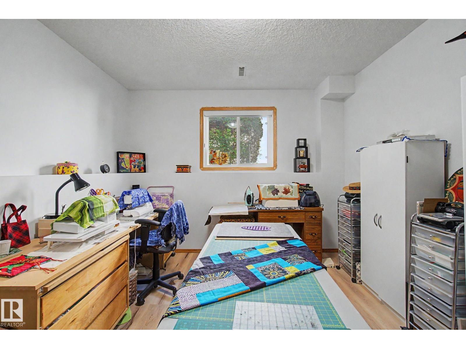 32 FAIRWAY DR - Image 43