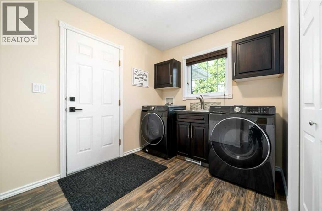633 Spruce Way SE - Image 11