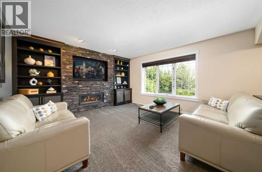 633 Spruce Way SE - Image 13