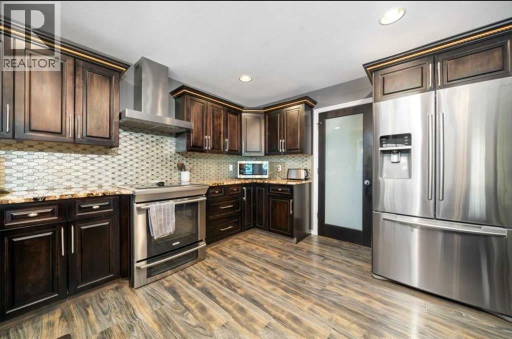 633 Spruce Way SE - Image 19