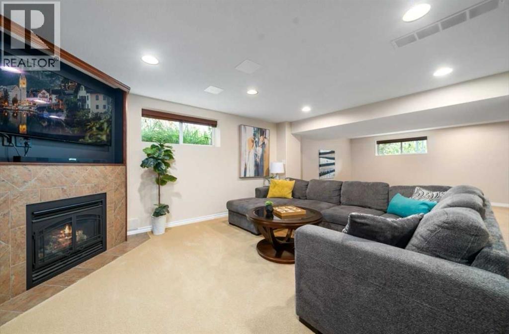 633 Spruce Way SE - Image 35