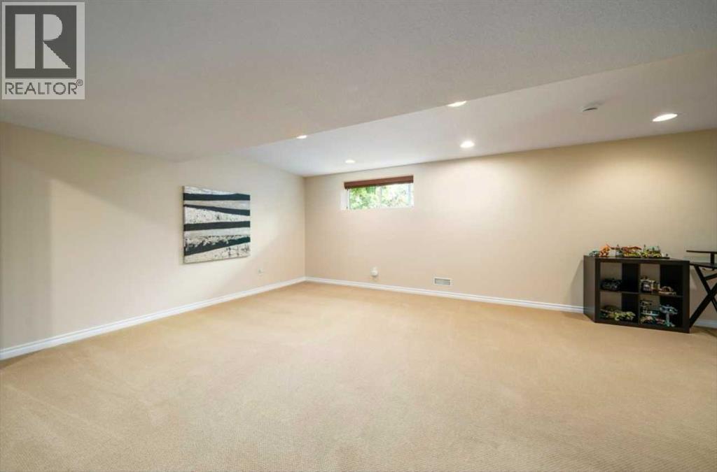 633 Spruce Way SE - Image 36