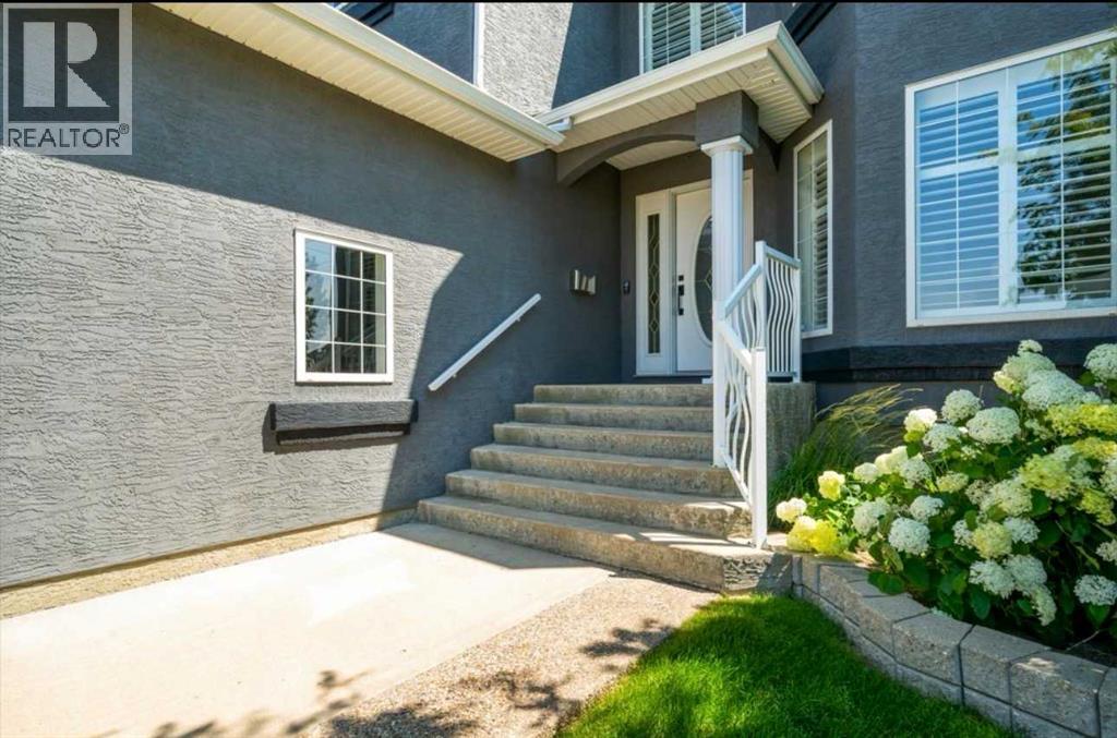 633 Spruce Way SE - Image 4