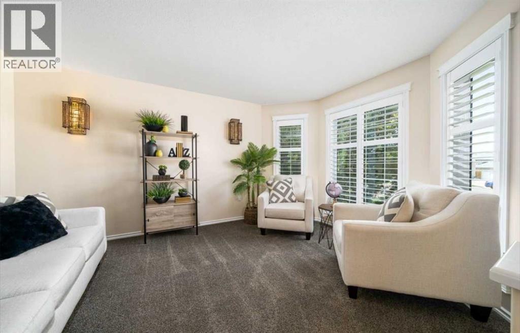 633 Spruce Way SE - Image 6