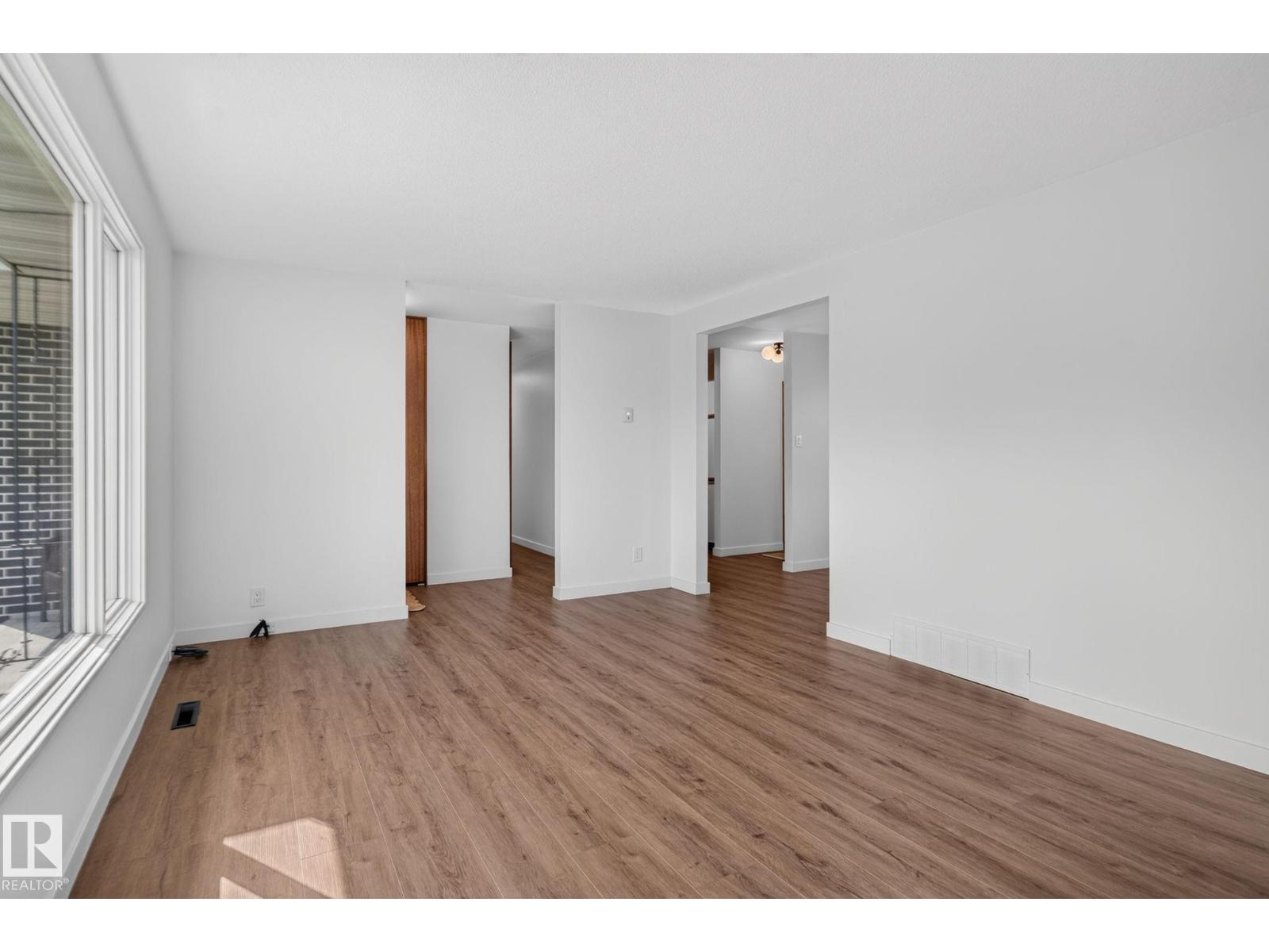 58201 RR 214 - Image 8