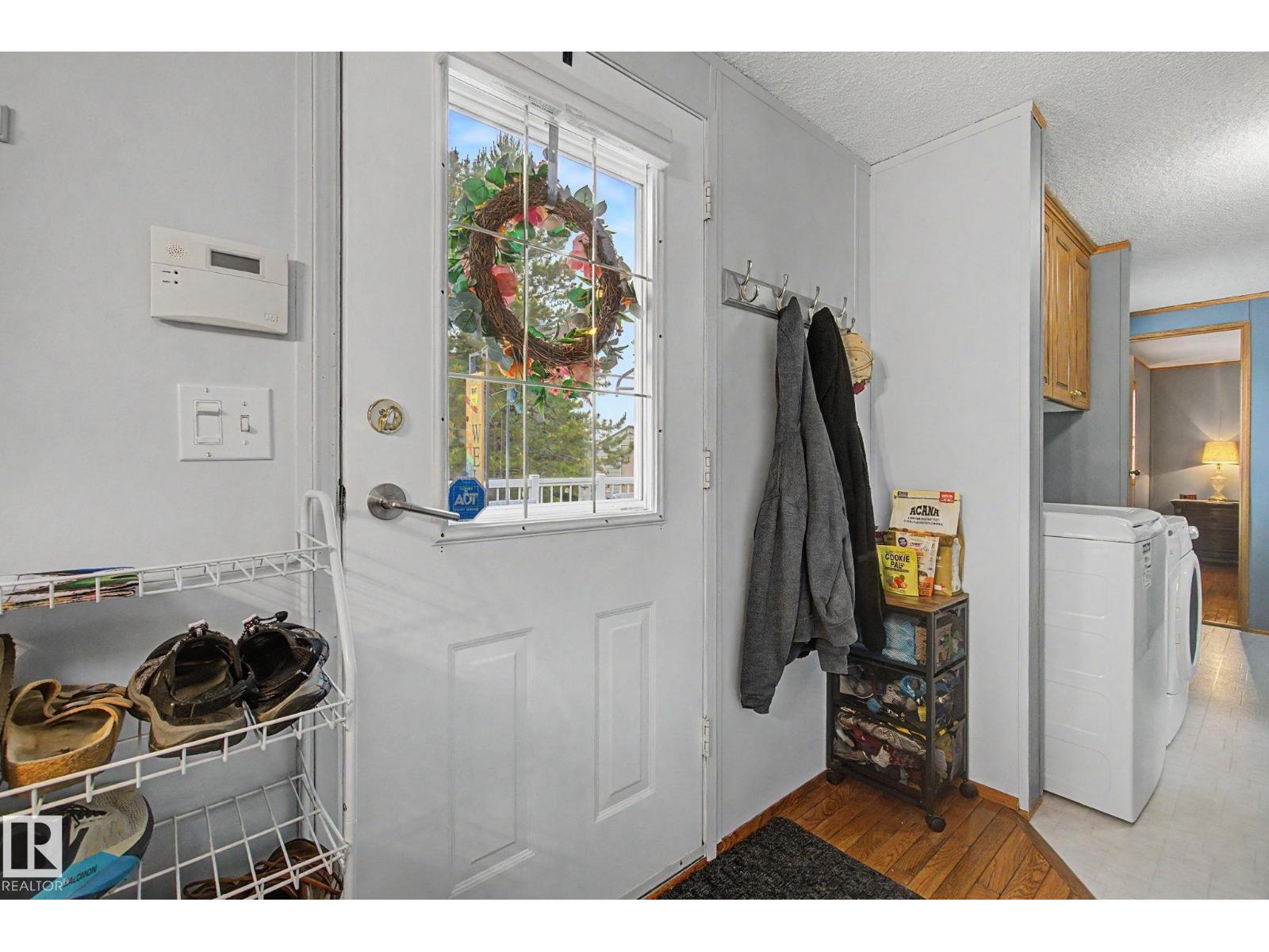 #179 3400 48 ST - Image 6