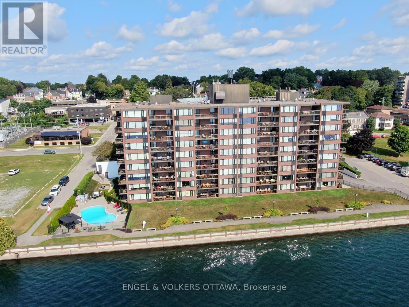 #110 55 WATER STREET E - 1
