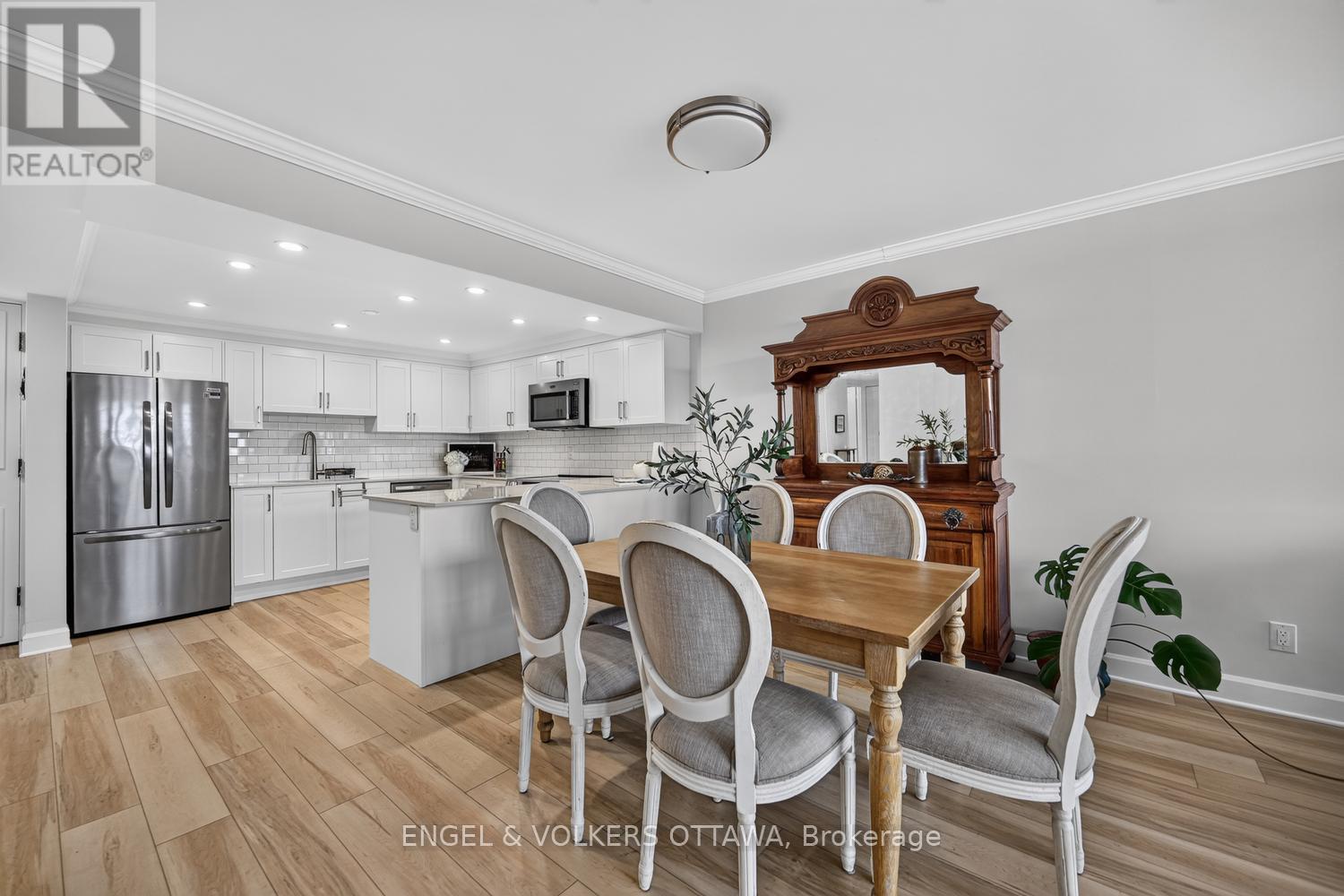 #110 55 WATER STREET E - Image 14