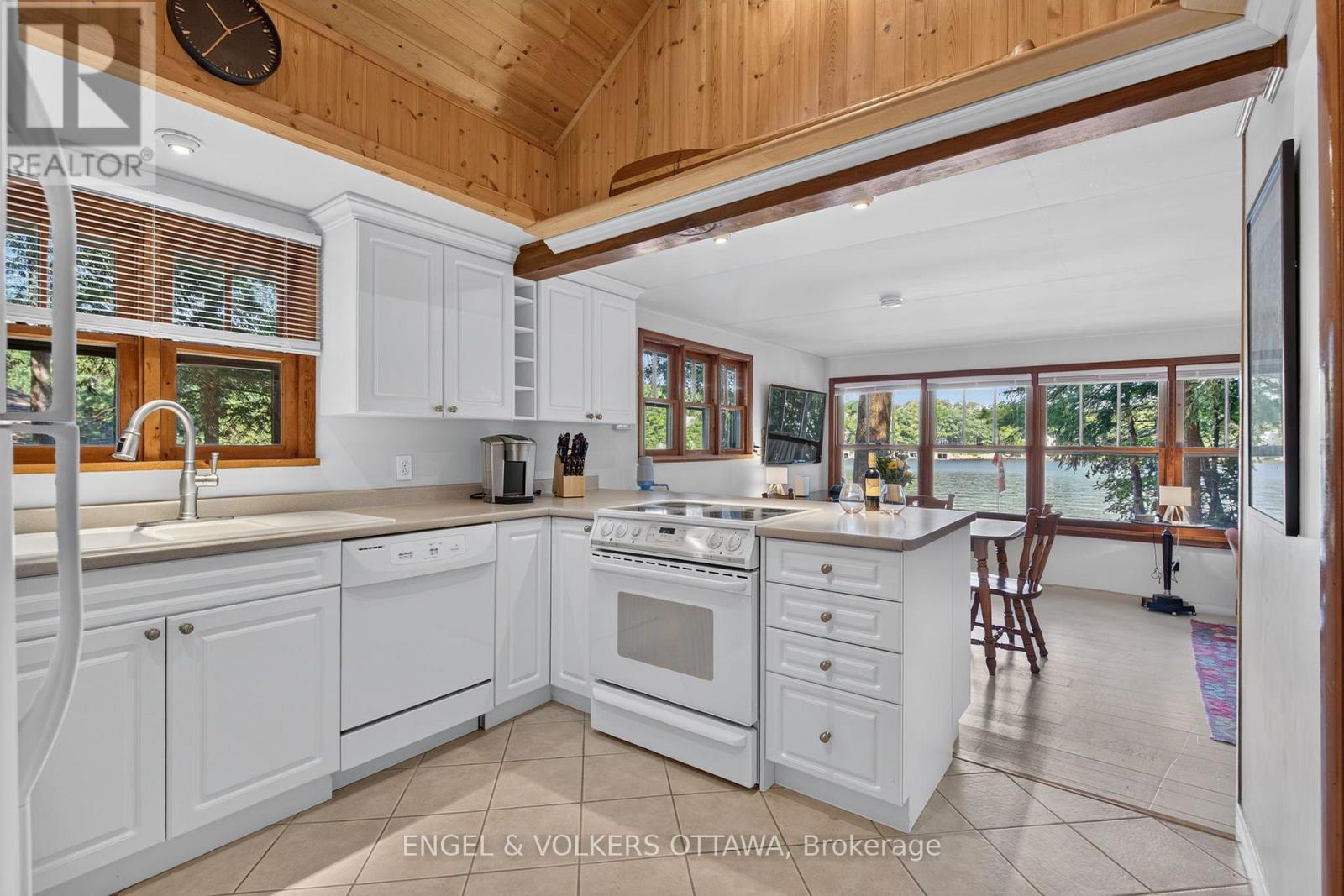Photograph of 942 DUNN ROVIN LANE
