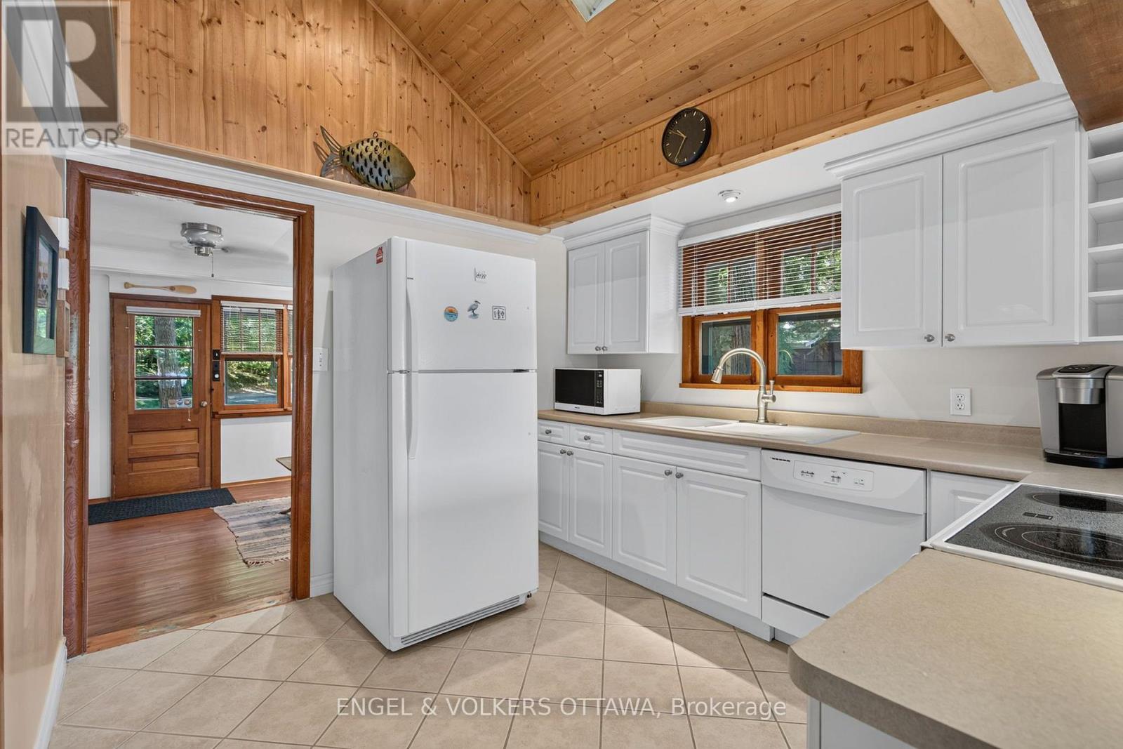 Photograph of 942 DUNN ROVIN LANE