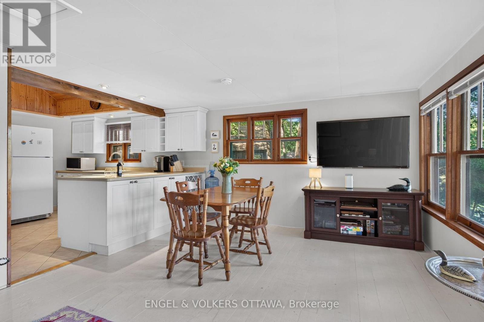 Photograph of 942 DUNN ROVIN LANE