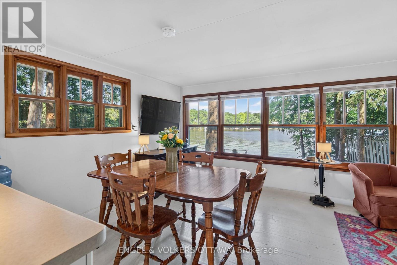 Photograph of 942 DUNN ROVIN LANE