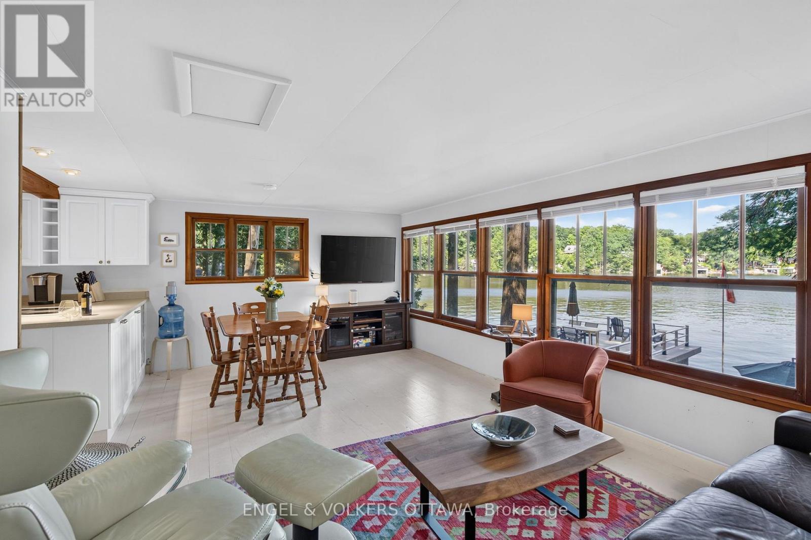 Photograph of 942 DUNN ROVIN LANE