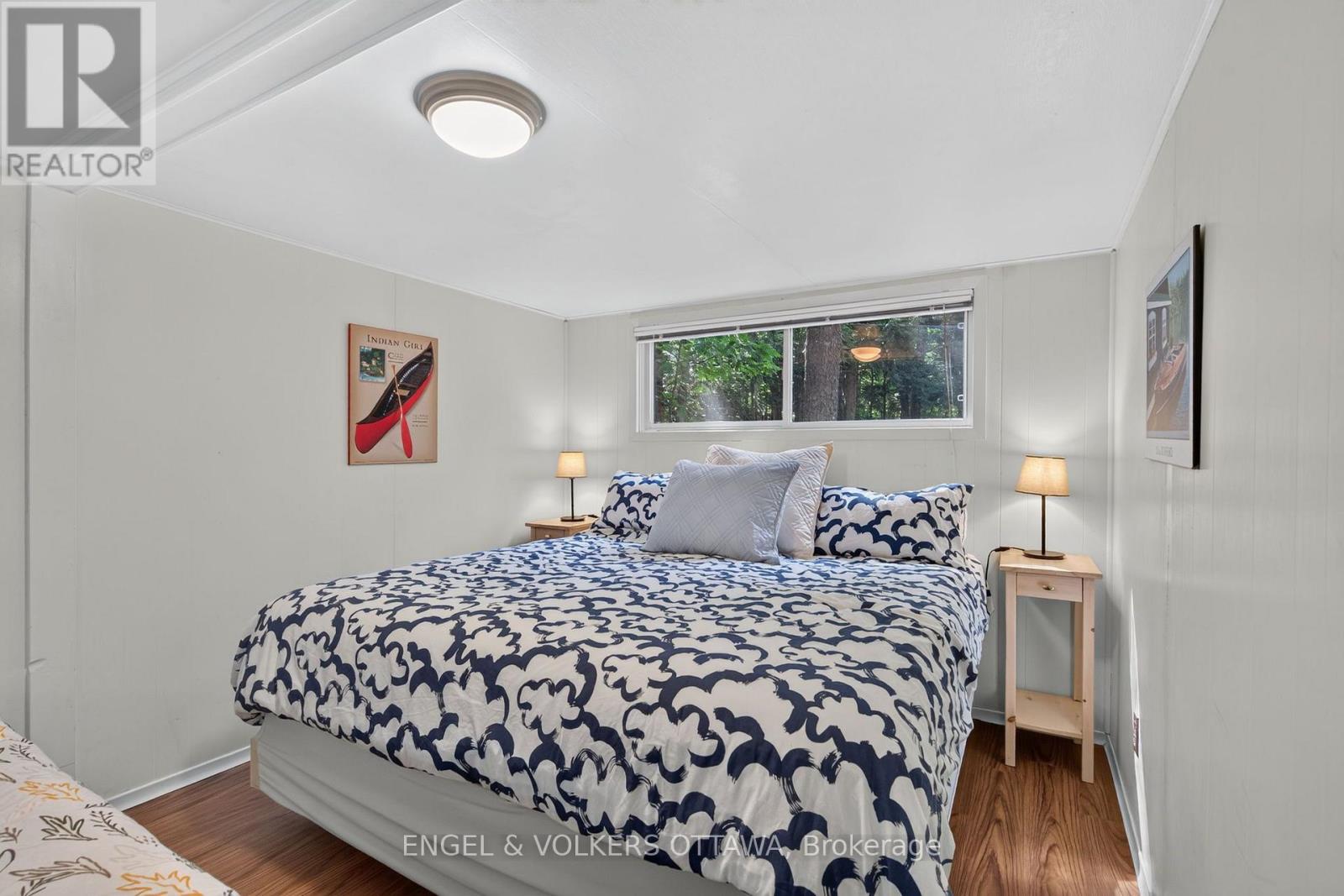 Photograph of 942 DUNN ROVIN LANE