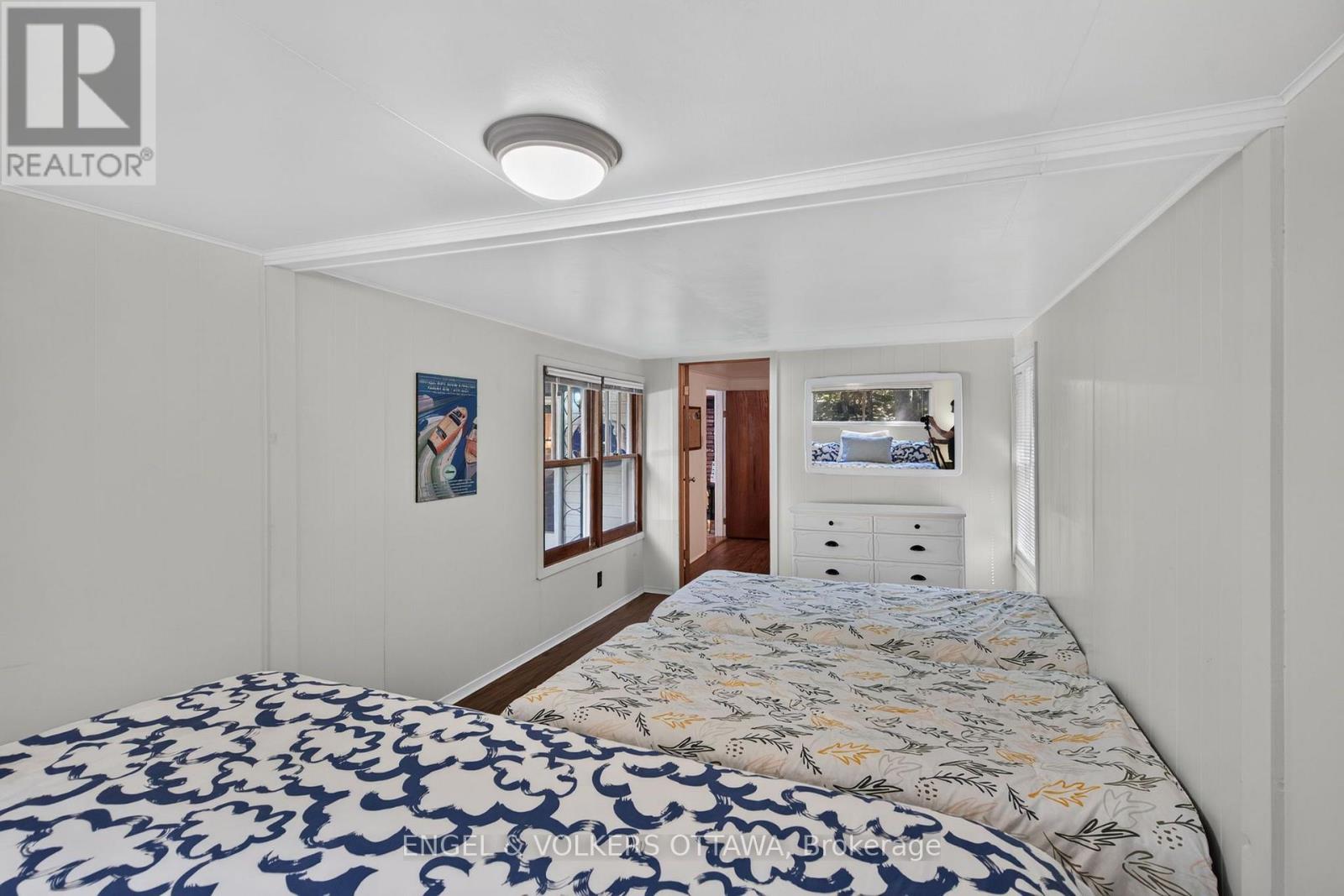 Photograph of 942 DUNN ROVIN LANE