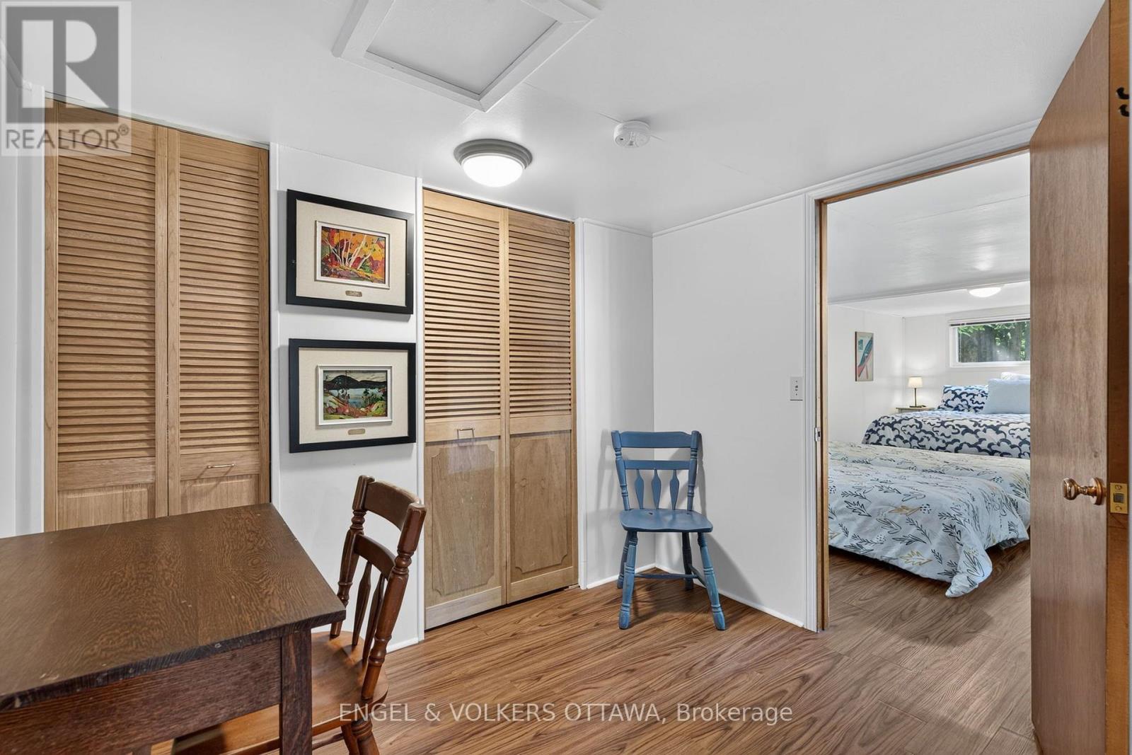 Photograph of 942 DUNN ROVIN LANE