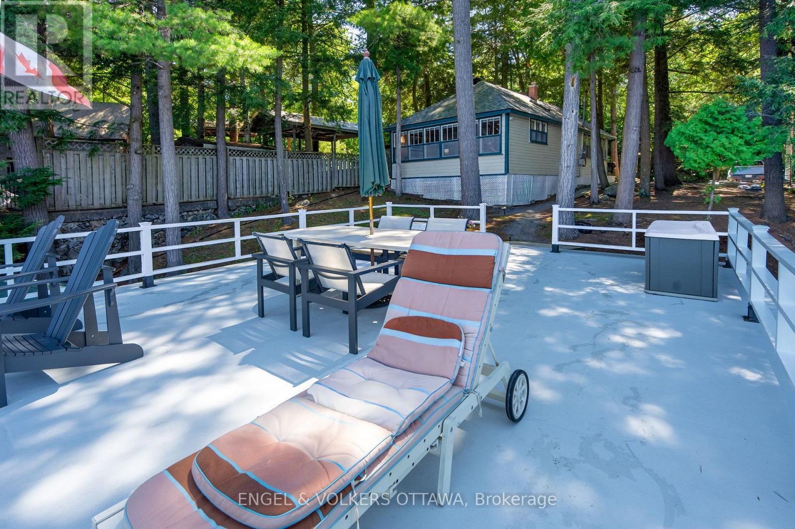 Photograph of 942 DUNN ROVIN LANE