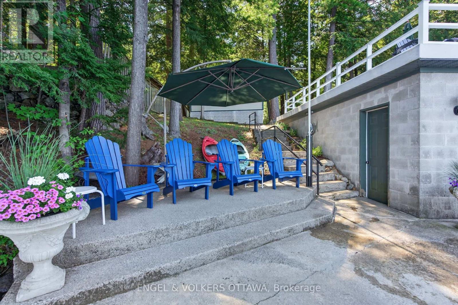 Photograph of 942 DUNN ROVIN LANE