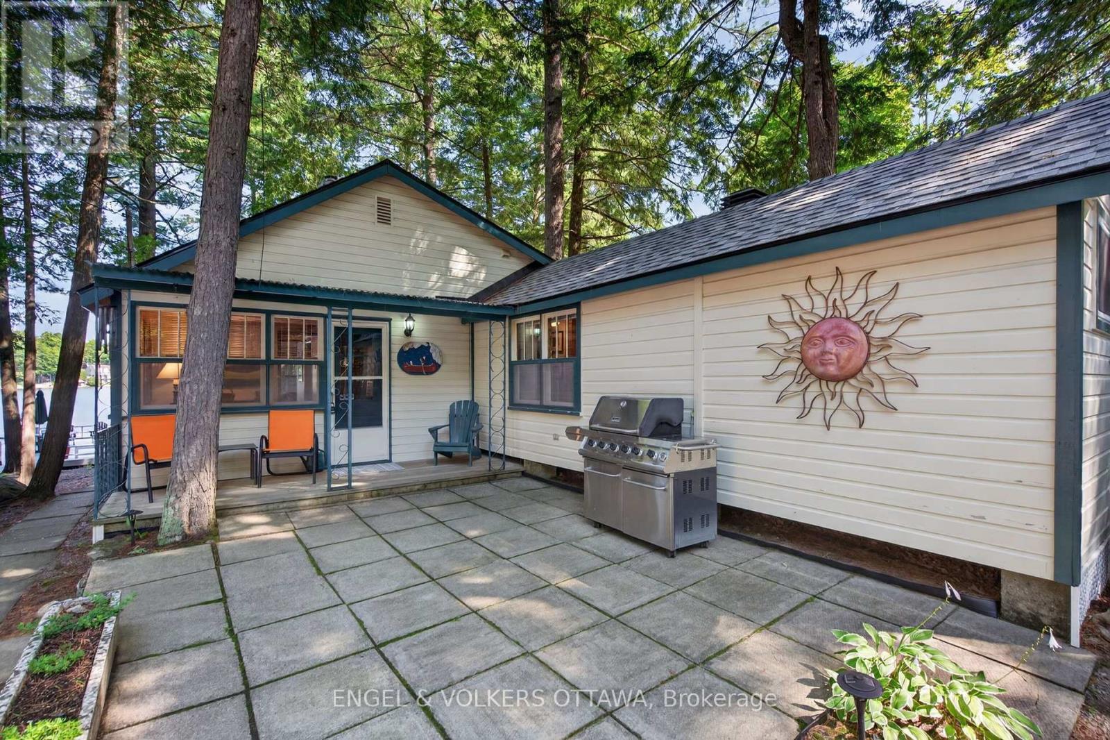 Photograph of 942 DUNN ROVIN LANE
