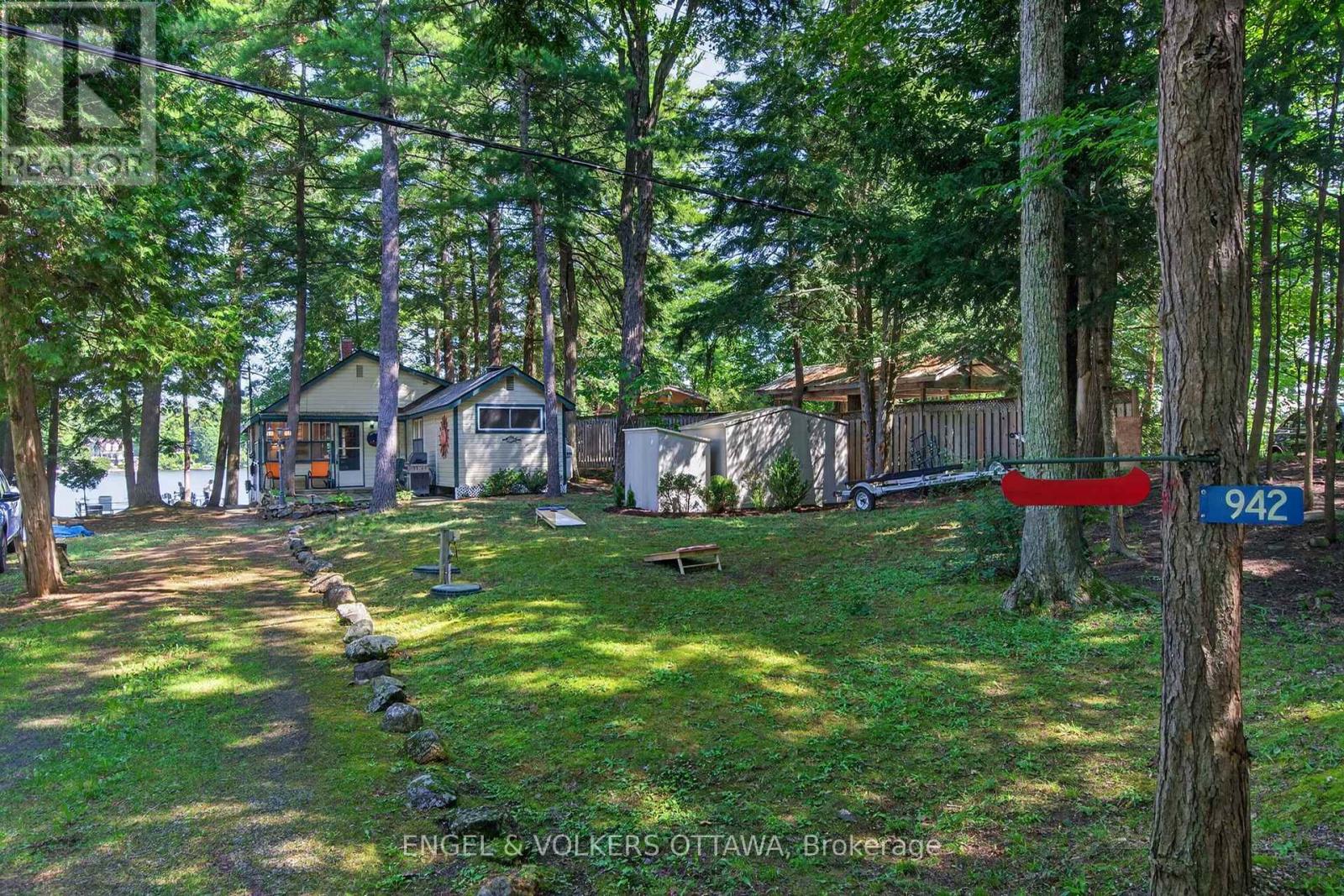 Photograph of 942 DUNN ROVIN LANE