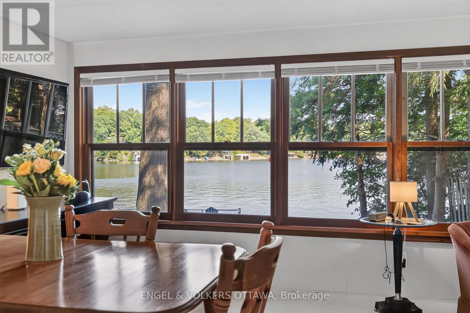 Photograph of 942 DUNN ROVIN LANE