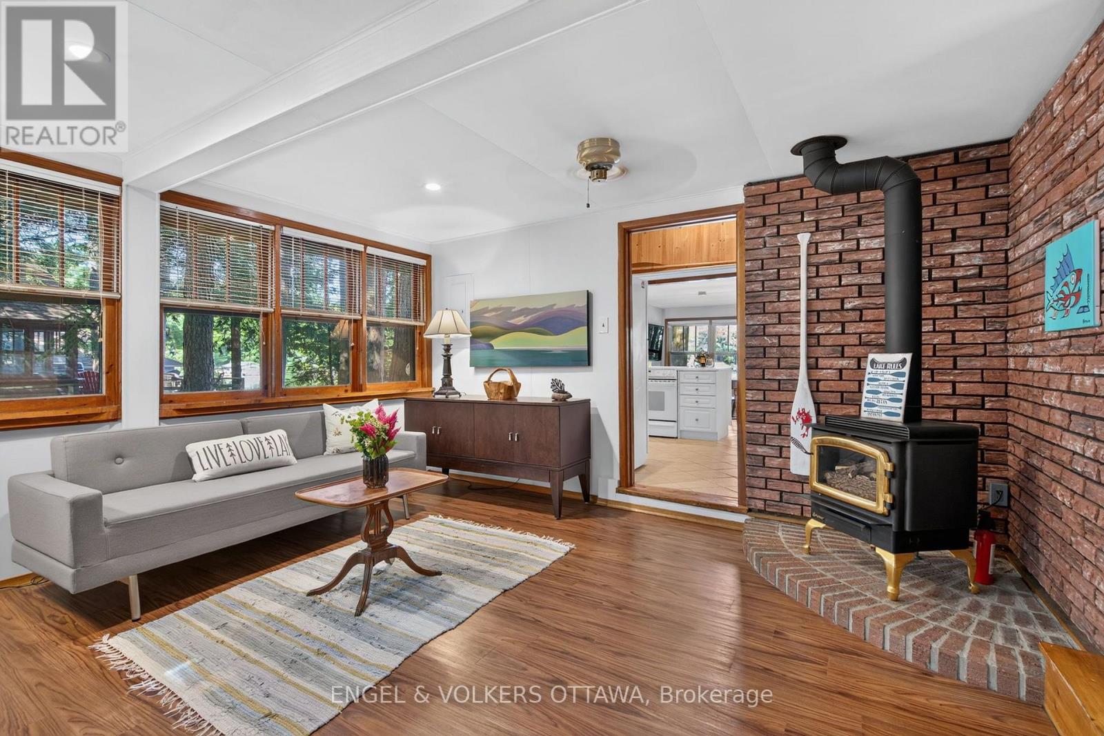 Photograph of 942 DUNN ROVIN LANE