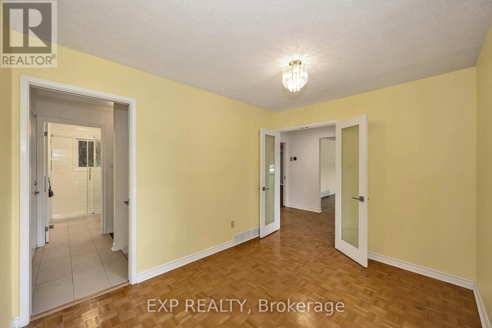 4 Bed, 3 Bath House for Sale in Ottawa – 14 CARR CRESCENT, Ottawa – MLS# X13649604 - Image 11