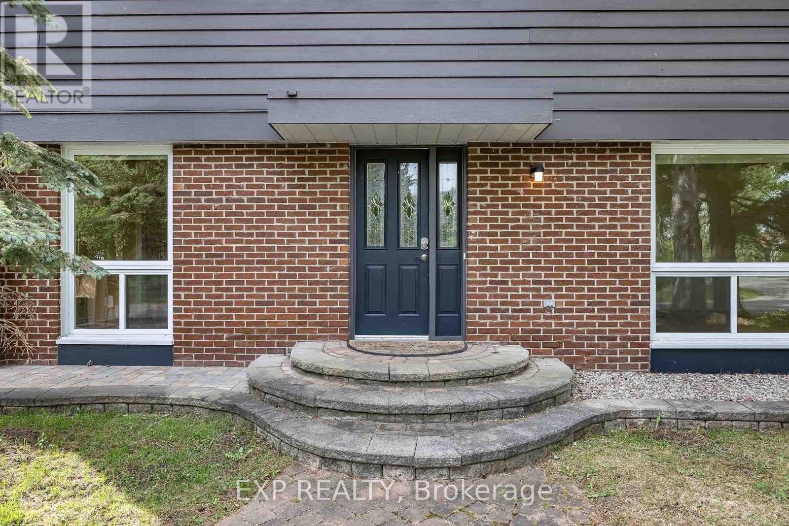 14 CARR CRESCENT - 4