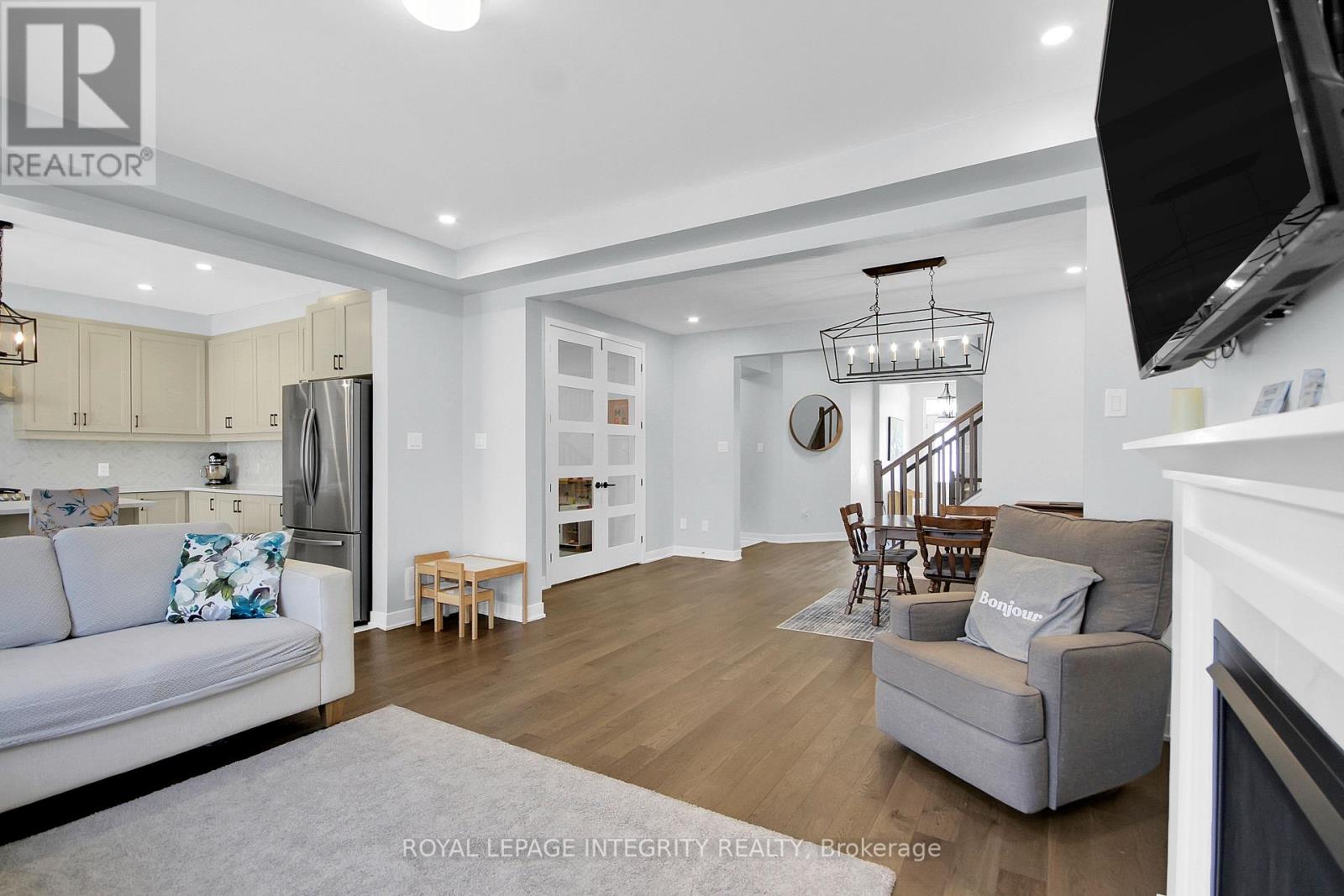 774 DERREEN AVENUE - 17