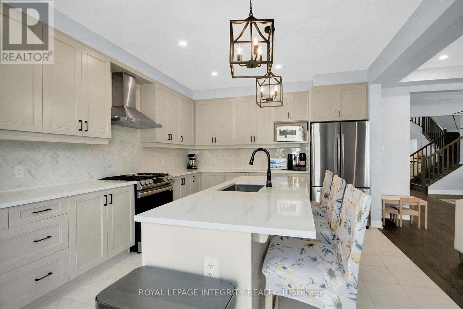 774 DERREEN AVENUE - 19