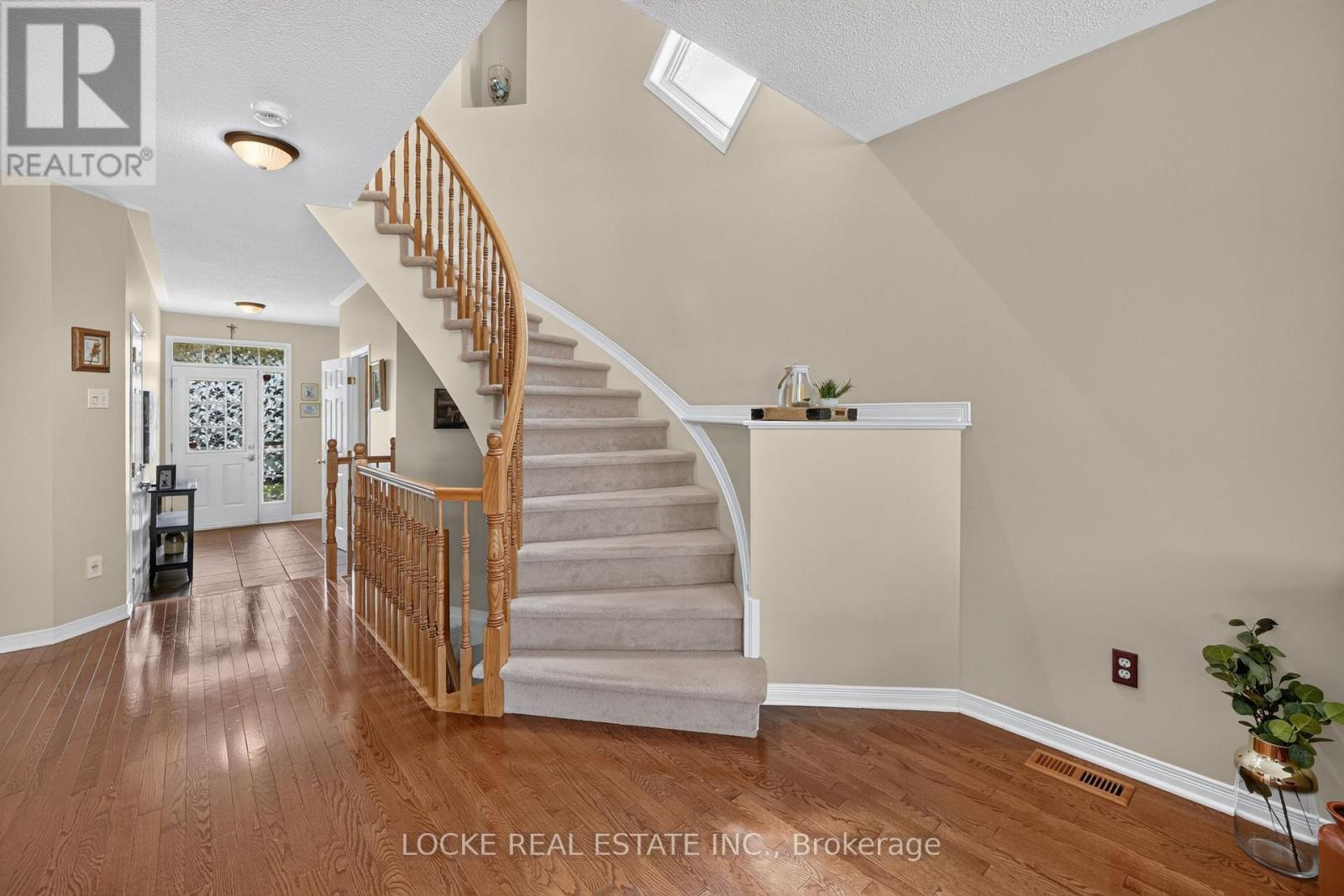 3 Bed, 3 Bath House for Sale in Ottawa – 1127 BRASSEUR CRESCENT, Ottawa – MLS# X13649754 - Image 20
