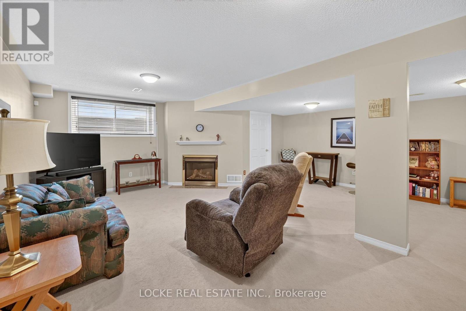 3 Bed, 3 Bath House for Sale in Ottawa – 1127 BRASSEUR CRESCENT, Ottawa – MLS# X13649754 - Image 37