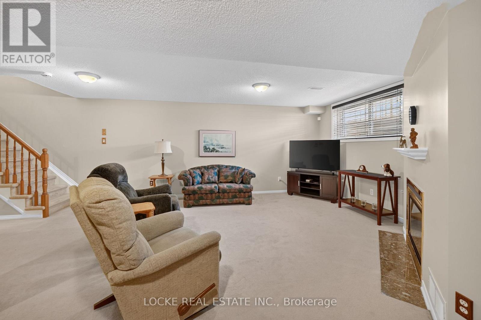 3 Bed, 3 Bath House for Sale in Ottawa – 1127 BRASSEUR CRESCENT, Ottawa – MLS# X13649754 - Image 38