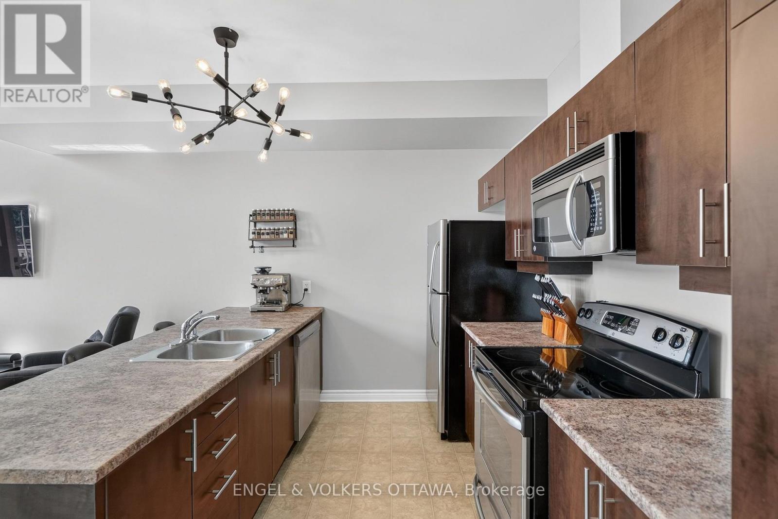 2 Bed, 2 Bath House for Sale in Ottawa – 123 EYE BRIGHT CRESCENT, Ottawa – MLS# X13649806 - Image 15