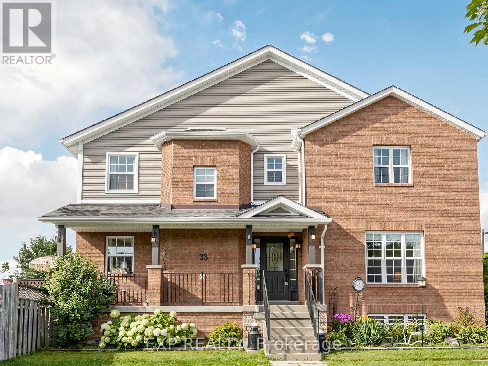 33 WRENDALE CRESCENT - 3