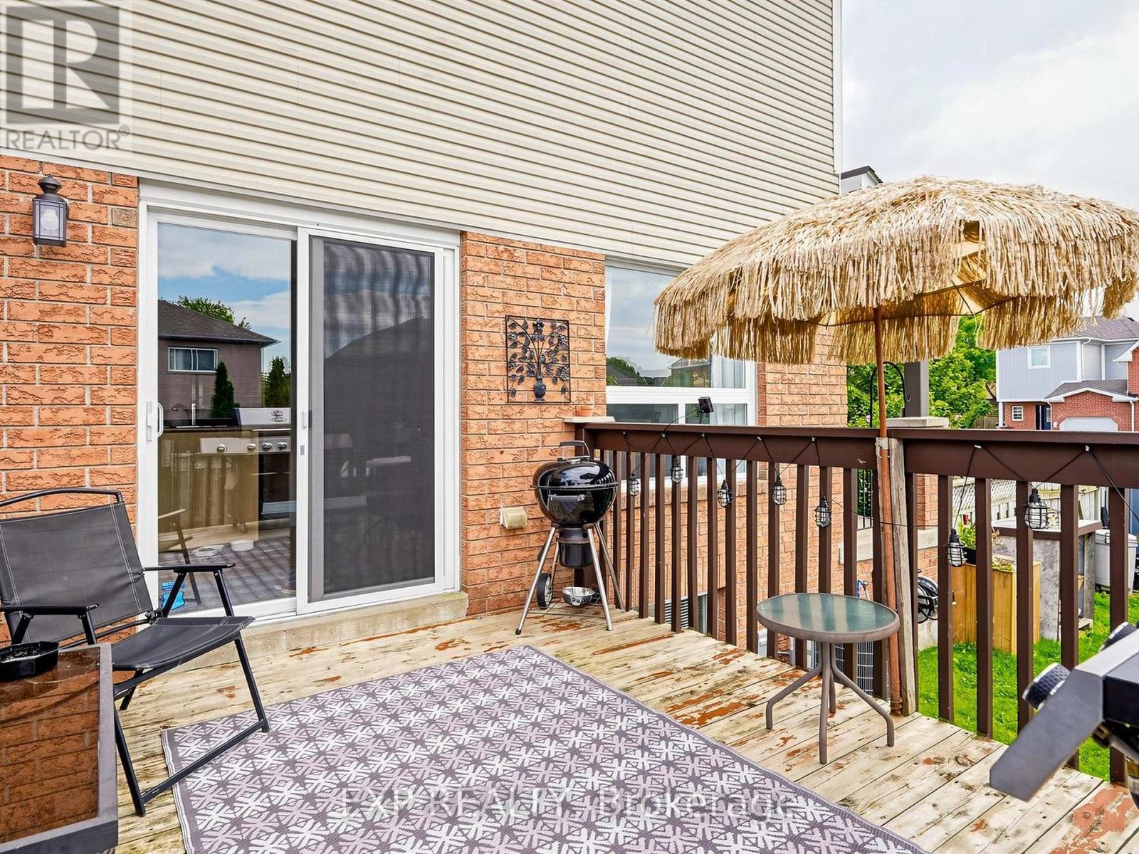 33 WRENDALE CRESCENT - 39