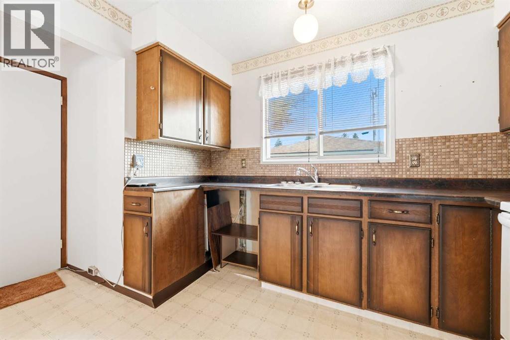 3803 14 Avenue NE - Image 17