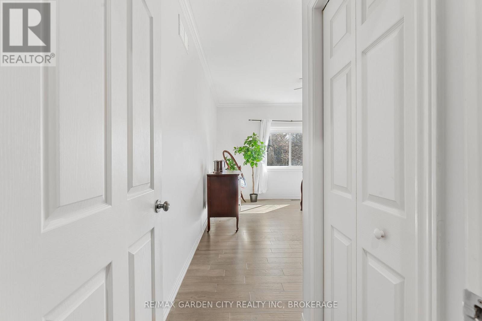 4022 BUSH CRESCENT - 16