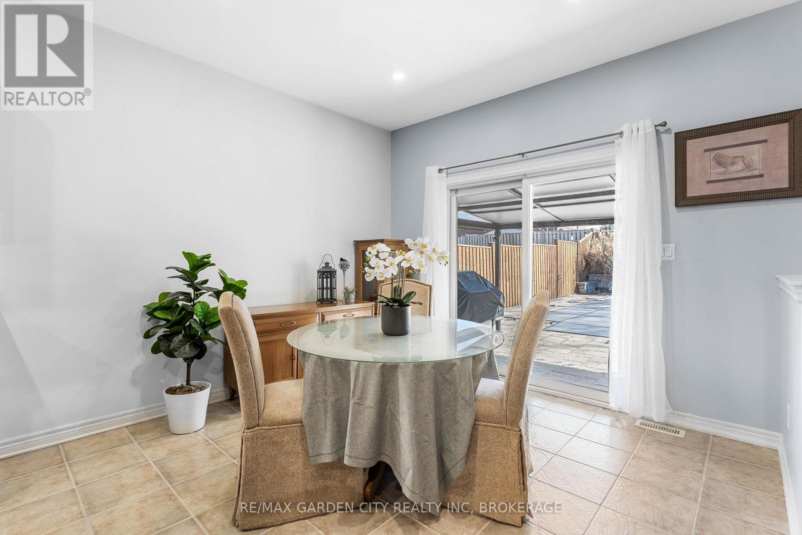 4022 BUSH CRESCENT - 9