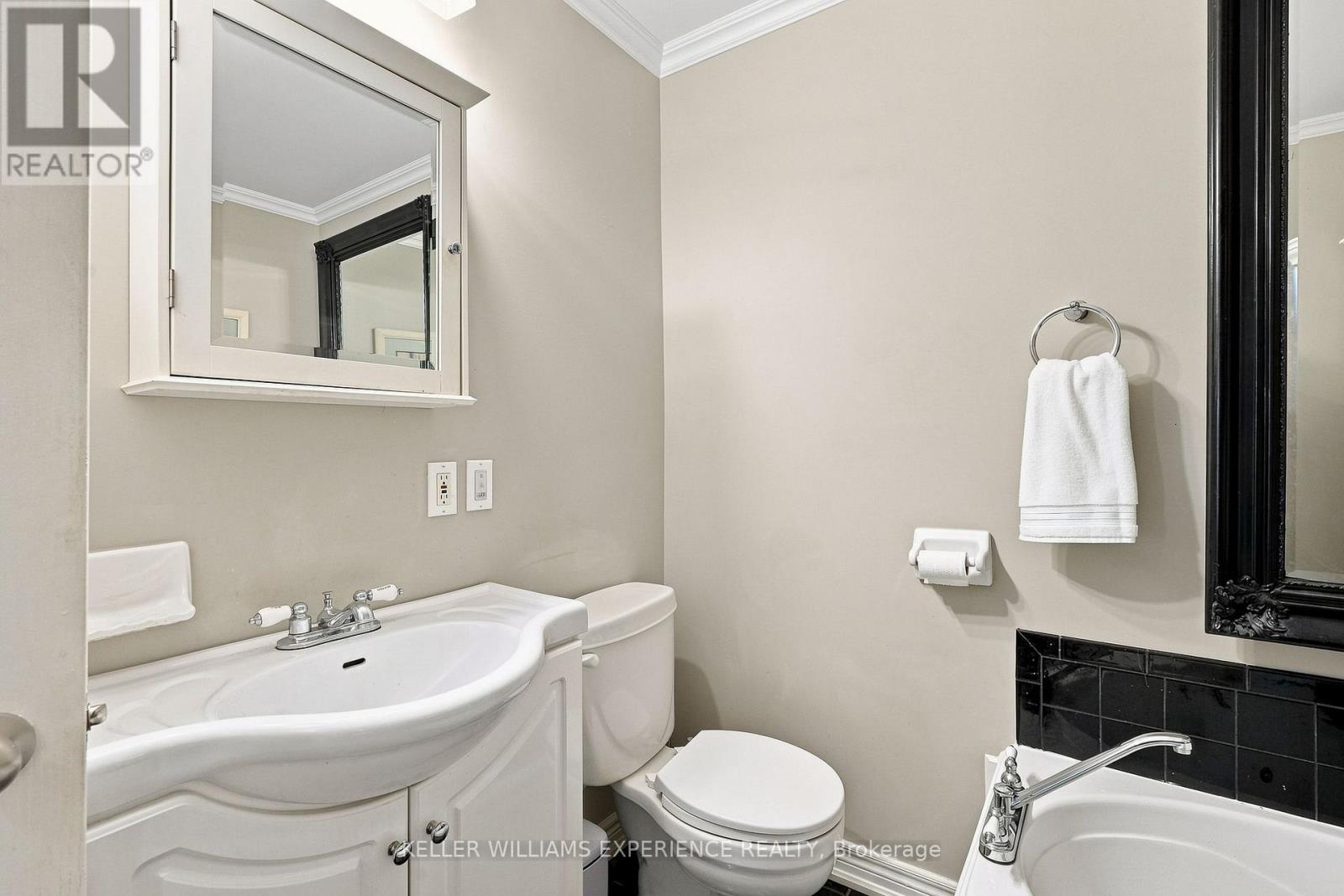 2438 AMIGO DRIVE - 22
