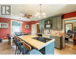 Kitchen - 2289 Kinnear Side Road, Severn, ON L0K1E0 Photo 9