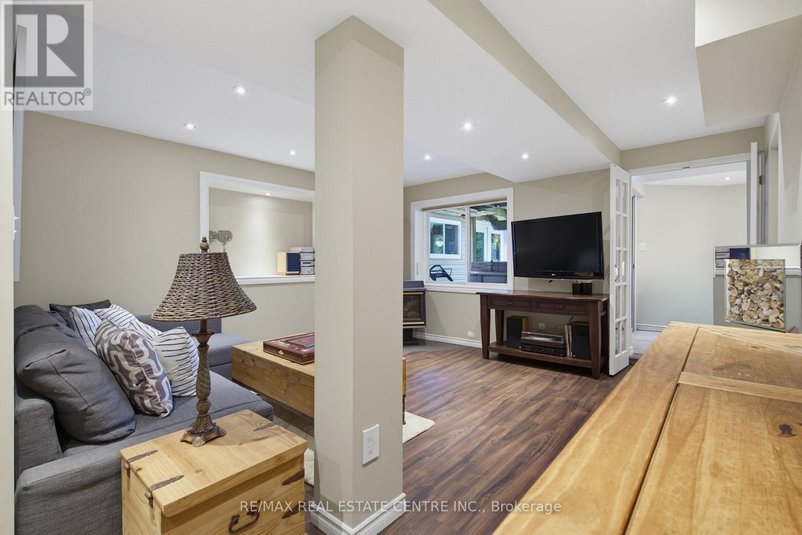 260 LISA MARIE DRIVE - 30