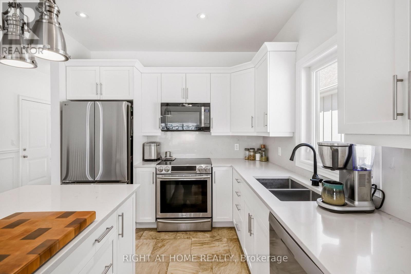 25 RIESLING DRIVE - 14