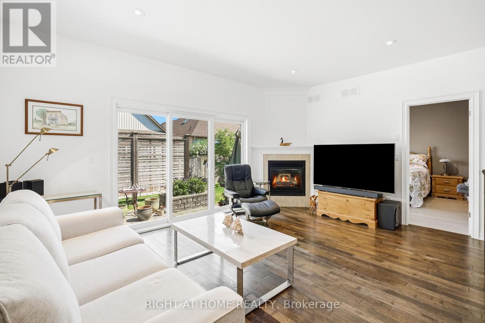25 RIESLING DRIVE - 20