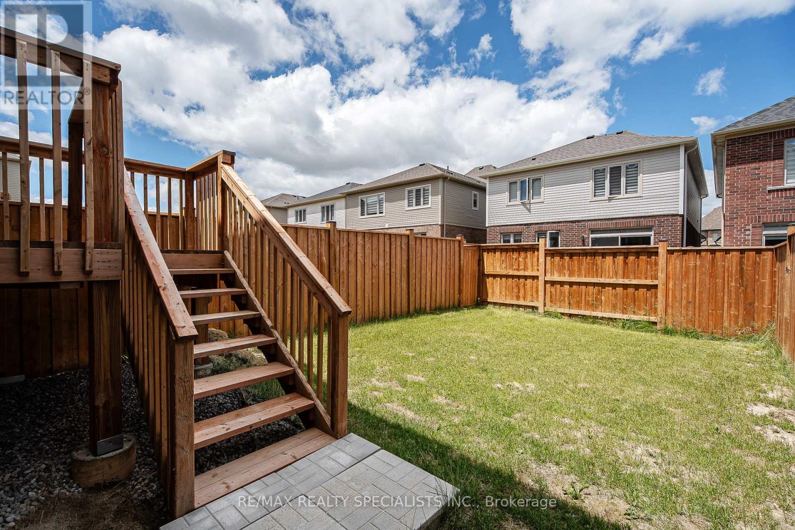 225 BROADACRE DRIVE - 38