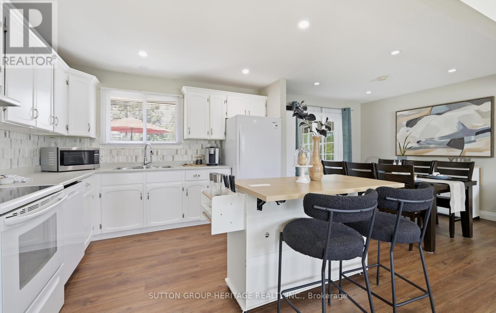 25 MANVERS DRIVE - 10